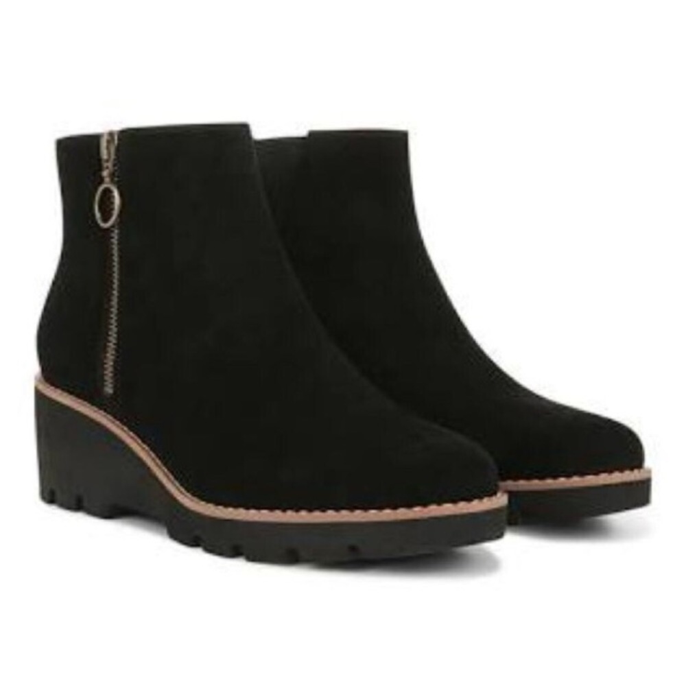 Vionic Black Ankle Boots with Tan Trim